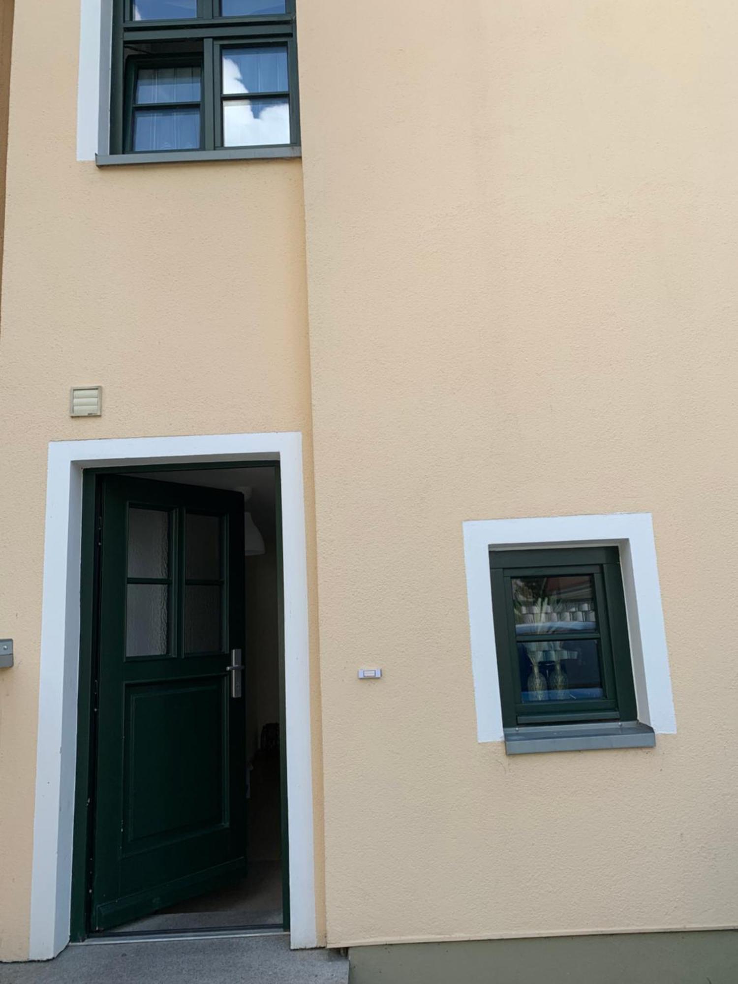 City-Apartment Mit Parkplatz & Fahrradraum! Nur 300M Zum Stadthafen Schwerin  Exteriör bild